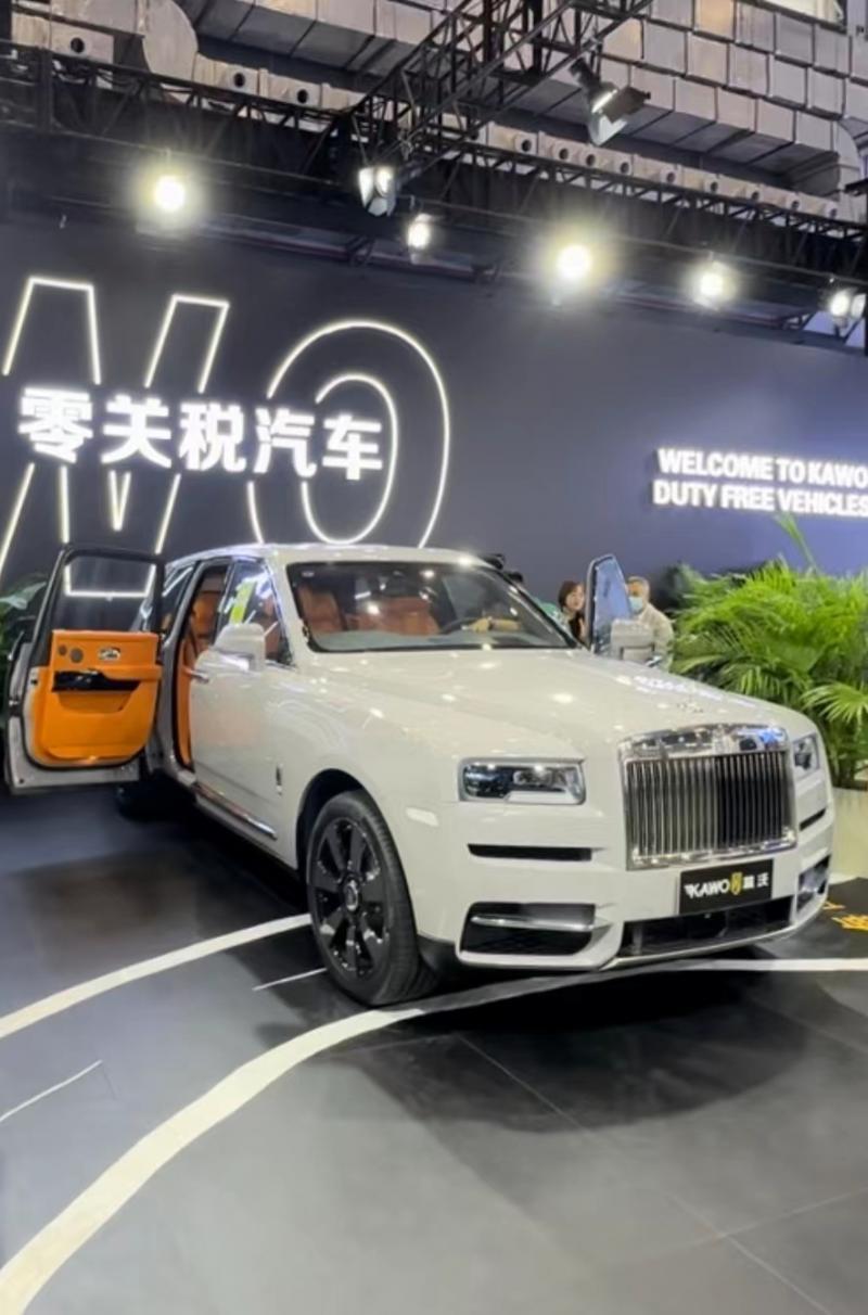 消博会变身车展名车扎堆亮相零关税进口车最吸睛