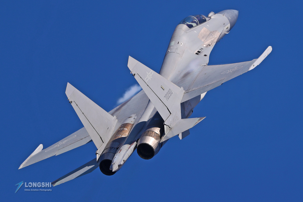 加拿大叫板,军舰要闯台海,解放军慑压巡台,民进党玻璃心碎一地