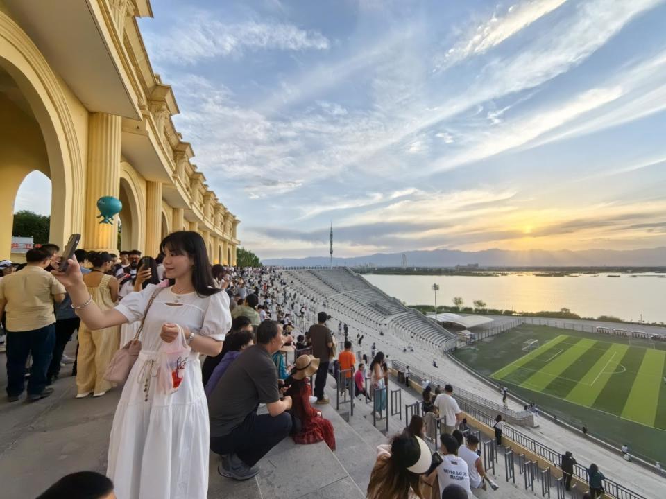 年游客量从56万增至150万人次 银川览山公园解锁夜经济流量密码