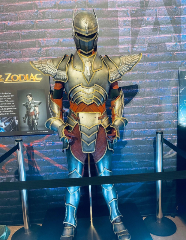 圣斗士真人版电影黄金圣衣造型公开这圣衣质感完爆皮甲青铜