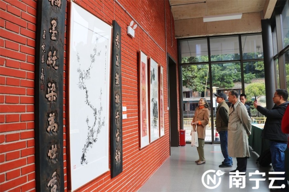 “相约美丽南方——黄道伟及李林君刘福诗书画刻作品展”在南宁精彩开展_腾讯新闻