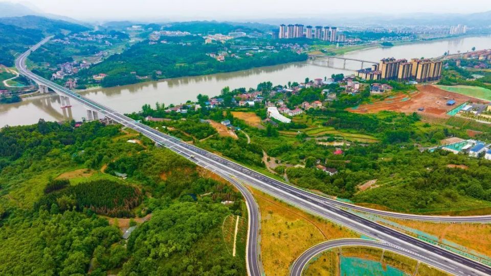 高速公路网格局,改善怀化,湘西地区交通运输条件,推动武陵山集中连片