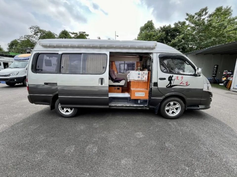 【二手房车】20年金旅小海狮b型房车只要8.8万