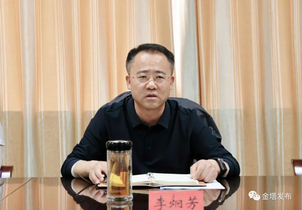 王军,刘志亮,吕伟,孙占峰等县领导出席会议.