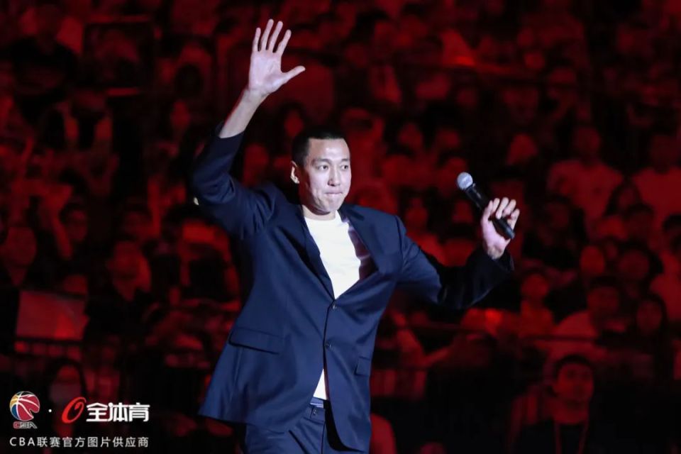 致敬50准心永存#|龙狮传奇郑准50号球衣正式退役!