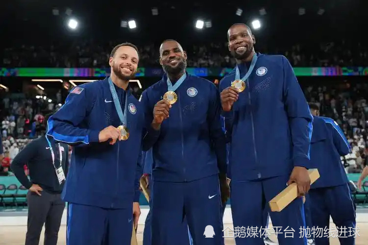 库里36岁为何还这么强？一项技术让他保持常青，打到40岁他还能场均20分