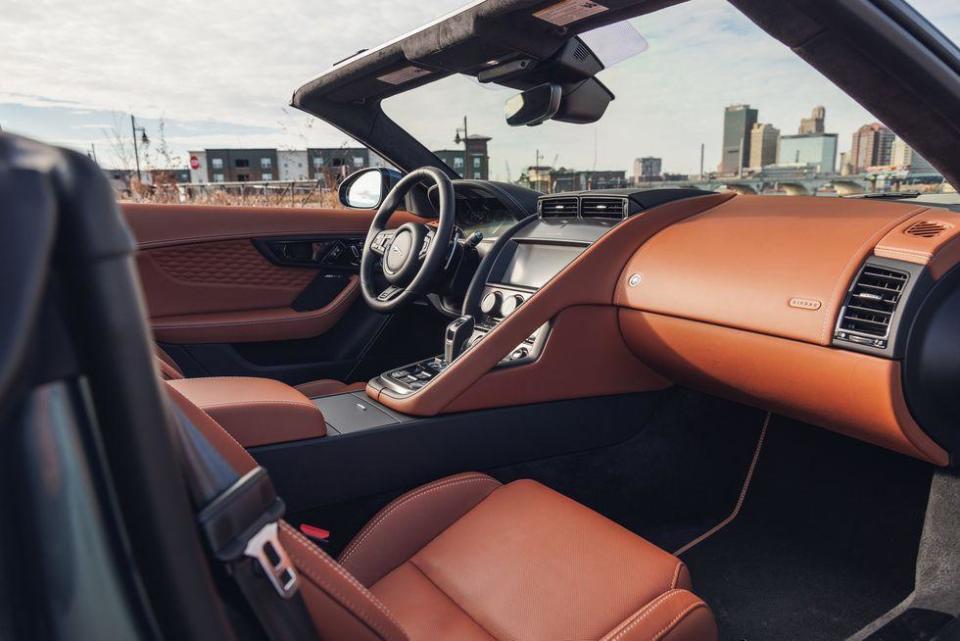 英伦敞篷燃油跑车的最后一口气,捷豹f-type r75敞篷版实车图发布_腾讯