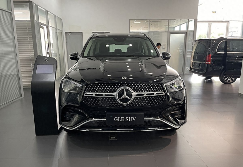 尽快国产吧价格和空间打不过宝马x52024款奔驰gle到店实拍