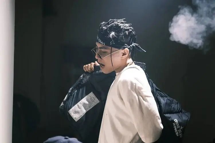官方发布歌手刘聪演唱会青岛站取消通告_腾讯新闻