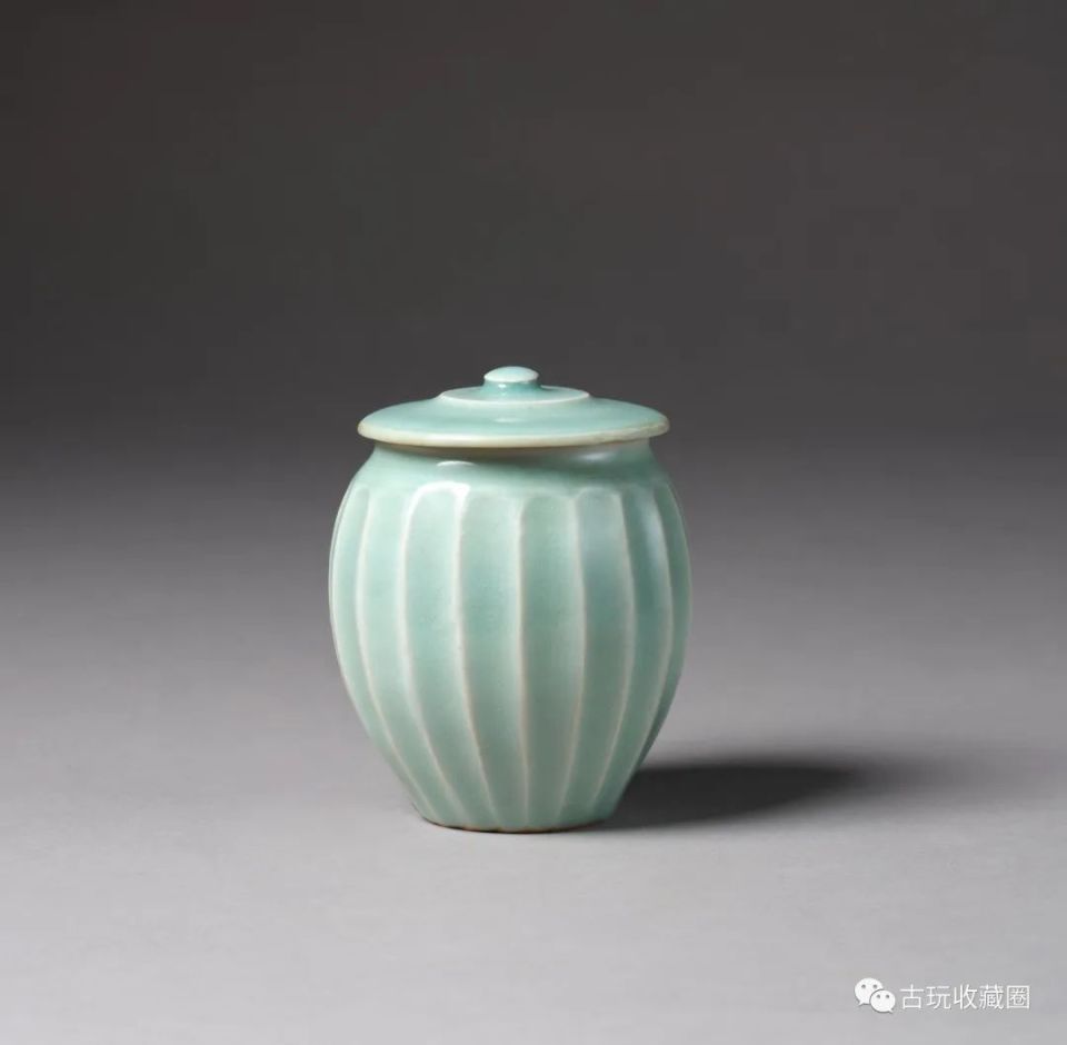 宋龙泉窑青釉琮式瓶140.1万成交！香港邦瀚斯秋拍“含蓄之美一宋代美学