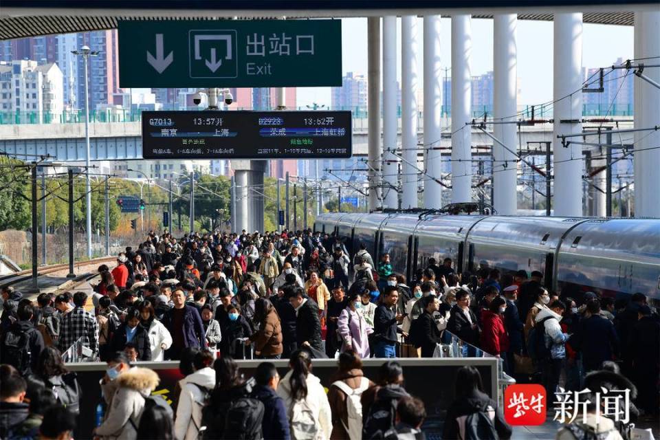 春节假期无锡铁路发送旅客同比去年增近八成,预计正月十五前返程大