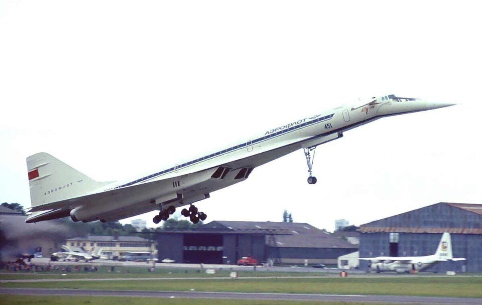 逆风飞行协和的对手前苏联tu-144超音速客机