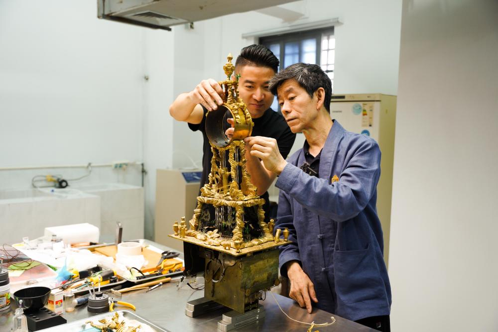 视频男神来啦故宫钟表修复师王津我在广博修广钟