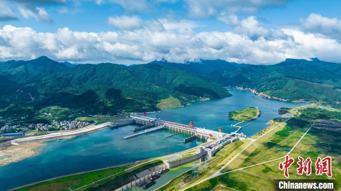 广西水利厅供图护佑江河安澜更有底气广西年均降雨量1500毫米,台风