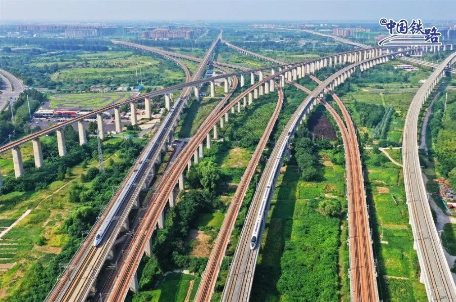 铁路12306今日起发售五一小长假火车票_腾讯新闻