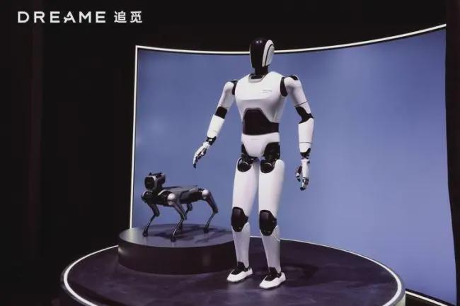 追觅双足人形机器人追觅科技双足人形机器人身高178cm,体重56kg,全身