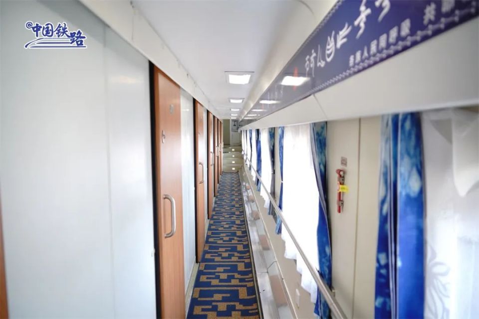 y字头双层列车来啦!