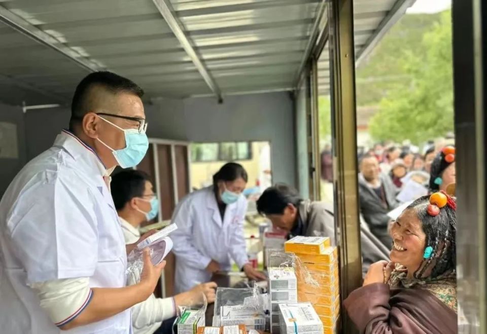 同心共铸,情暖甘孜 | 2024"同心·共铸中国心"甘孜行大型医疗义诊在