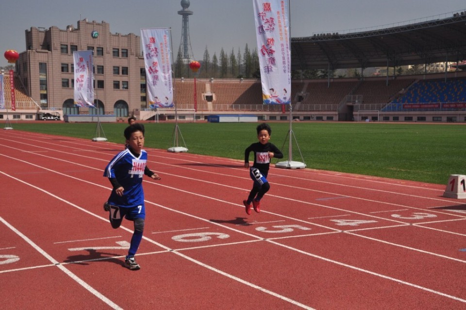 速度与激情,不只在赛场更在无数个日常伴随一声声发令枪.