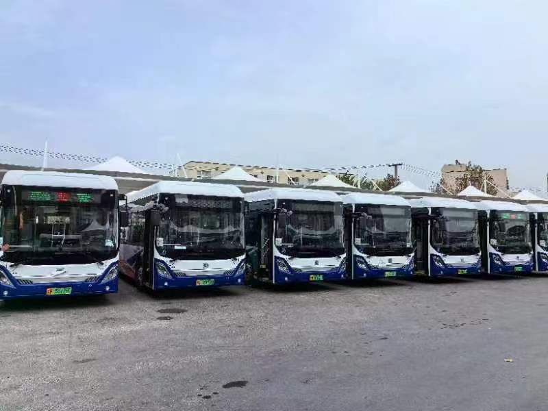 青岛86部纯电动公交车"开跑",高颜值还实用