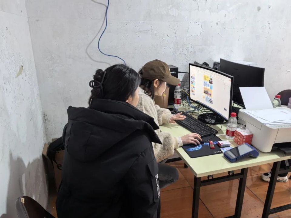 居民都给予高度肯定,直言小区环境面貌确实发生了"翻天覆地"的变化