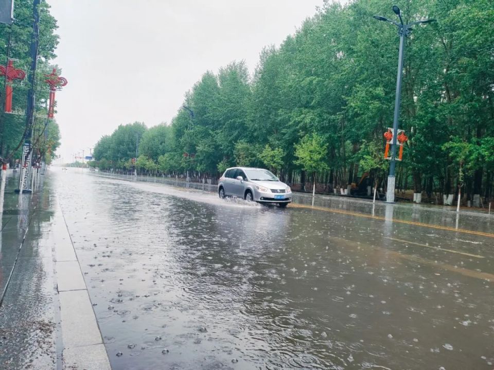 天气凉爽 雨水未完待续……东部降水持续 新一轮雨水降温即将登陆