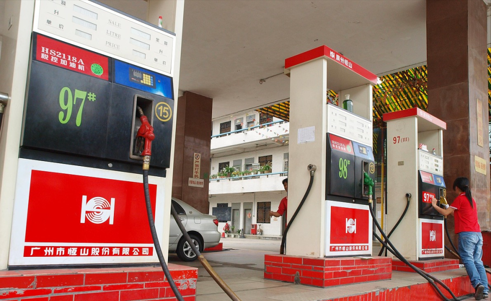 油价惨遭重创11月18日加油站92号汽油0号柴油价猪价如何