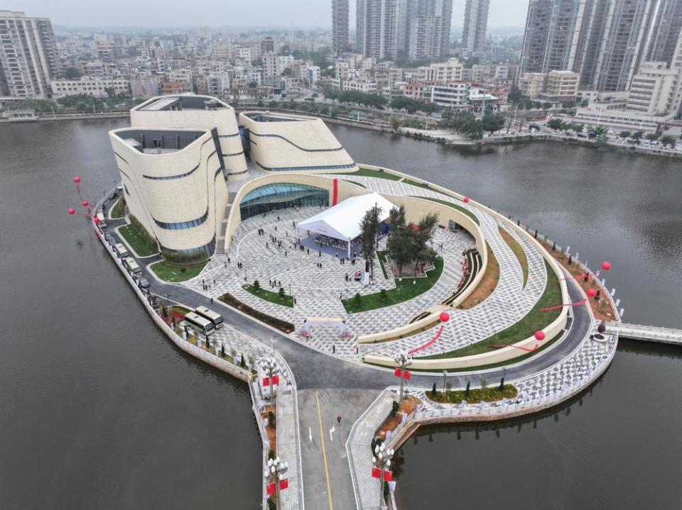 当日,广东省,茂名市,电白区各级领导嘉宾及文化艺术界人士出席活动.