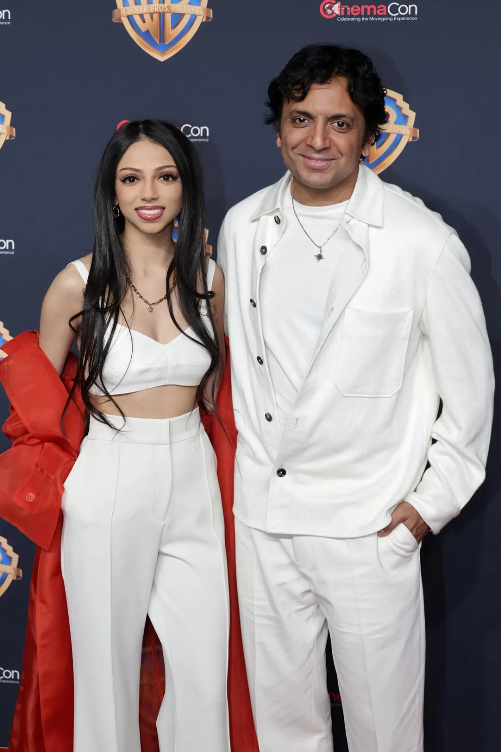 这位导演父亲可是真爱他的女儿啊!