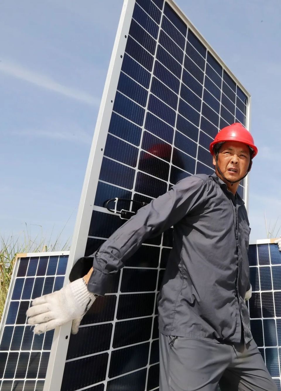 许云龙,奋战在楼顶的"光明使者"