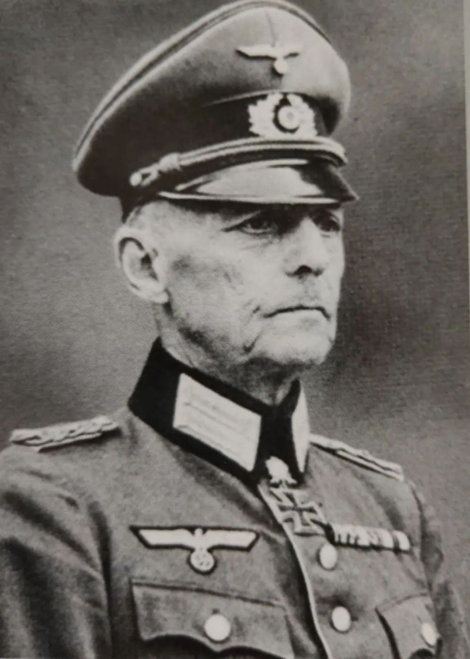 人物篇】伦德施泰特：希特勒痴迷他身上的旧贵族气质-腾讯新闻