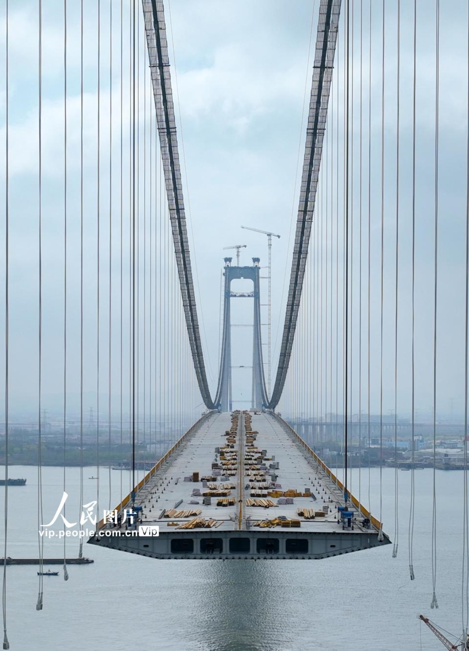 江苏扬州:龙潭长江大桥建设进入冲刺阶段_腾讯新闻