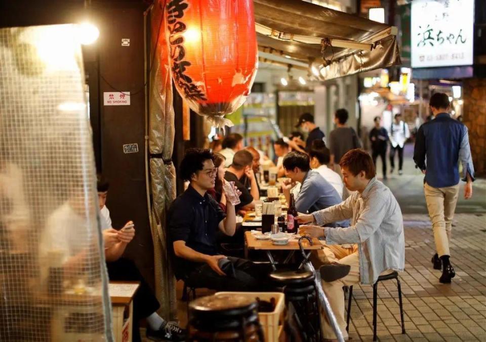 日本餐饮业正在经历10年来最大倒闭潮，今年或有870家餐饮店铺倒闭