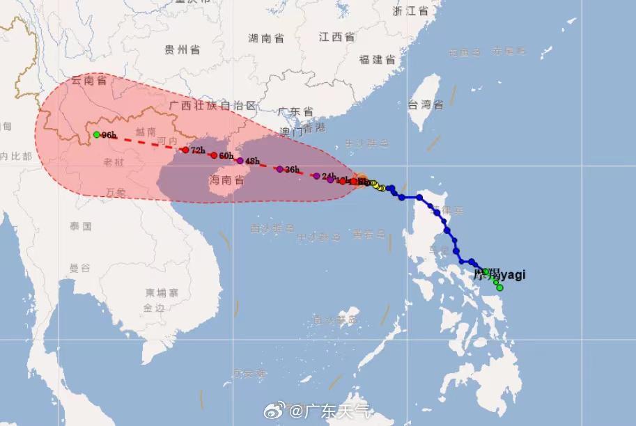 另外,环境风垂直切变比较小,有利于台风暖心结构的维持