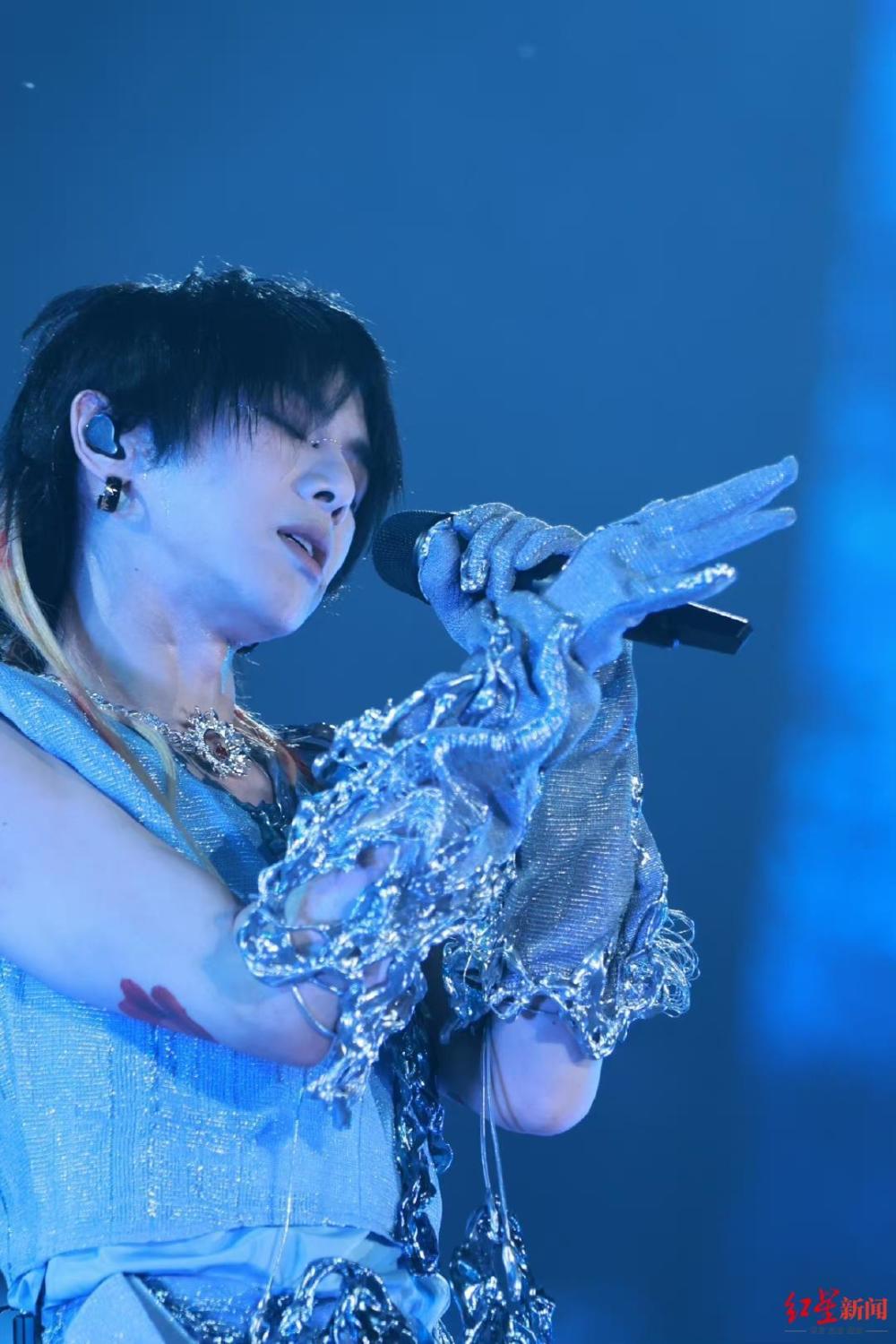 成都演出市场五一好热闹撞名大熊猫演唱会上华晨宇被喊果赖