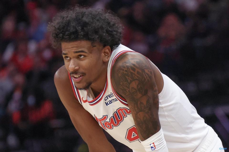 杰伦-格林半场6中1 3失误&低级运球失误_腾讯新闻