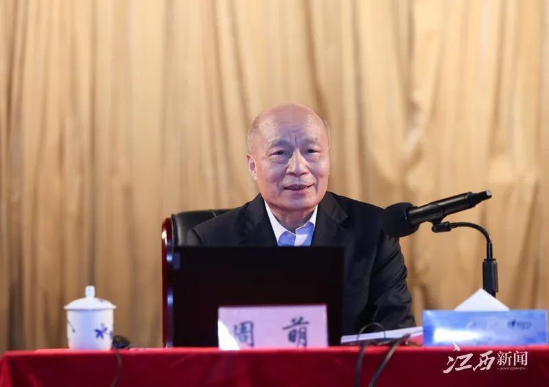 周萌做客中恒·江西人文大讲堂_腾讯新闻