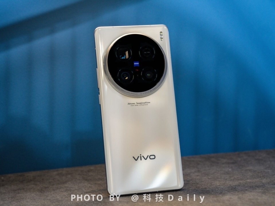vivo x100 ultra既是一台相机,也是全面打满的全能旗舰