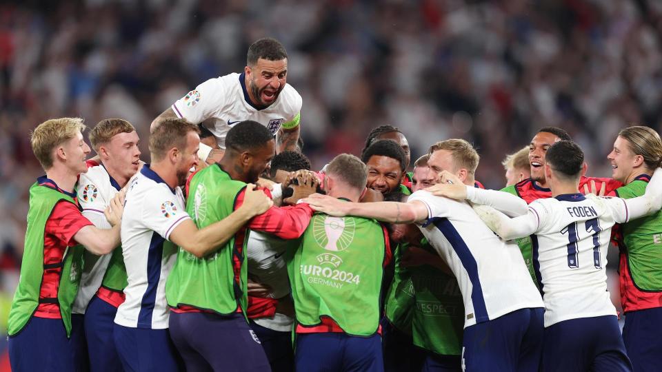 欧洲杯决赛来了!英格兰vs西班牙,谁能夺得冠军?最高奖金有多少