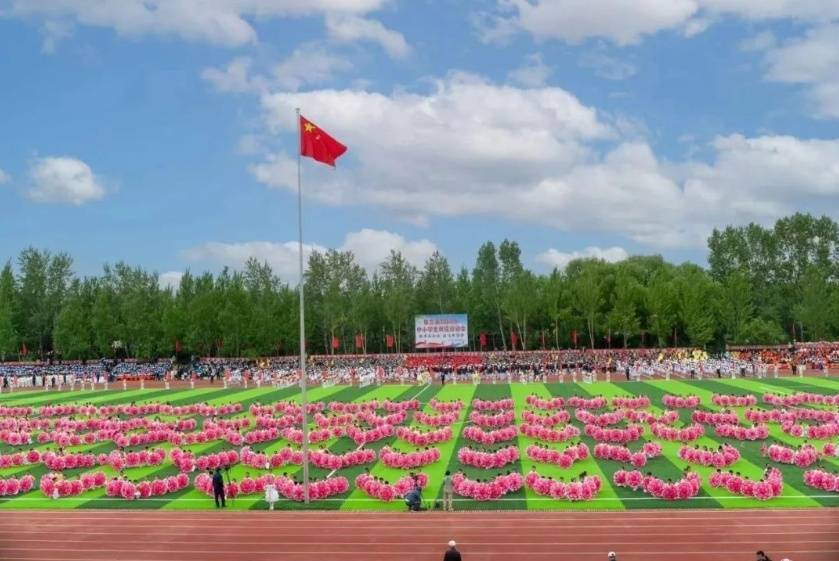 【龙江县融】黑龙江依兰:2024年中小学生田径运动会举行