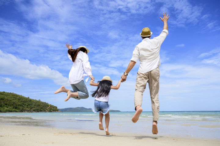 暑期长线亲子游产品订单卷起来海边游边疆游美食游最俏