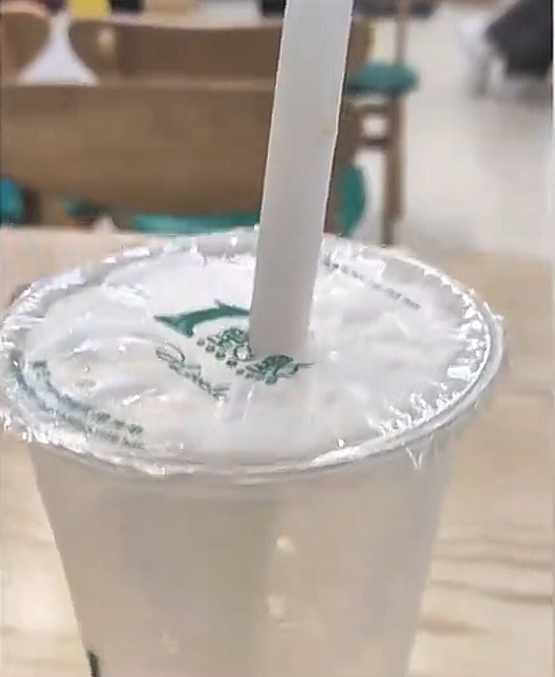 一点点奶茶被曝喝出壁虎