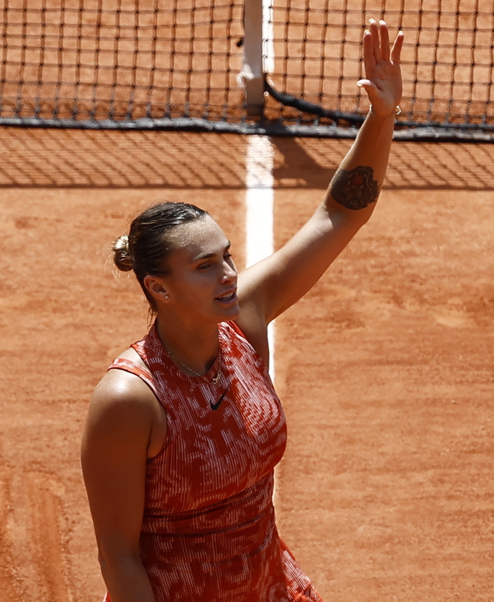 法网——萨巴伦卡晋级女单八强