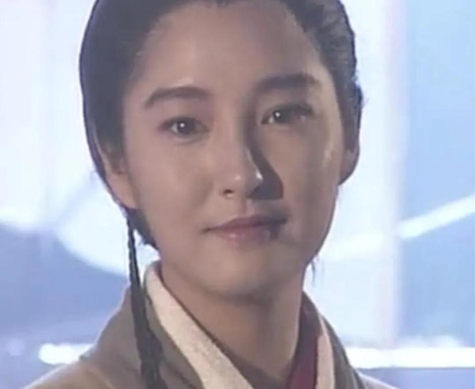 同为师姐妹,为什么李莫愁有名有姓,小龙女却没有名字?