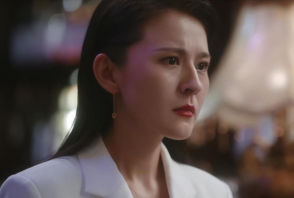 仅播2集就收视第一,热依扎令观众成功入坑,国产剧有天花板了_腾讯新闻