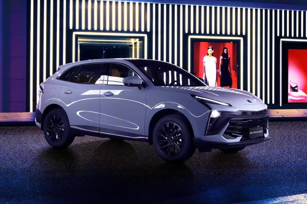 前脸设计有较大修改,东风风行t5 evo狂飙版上市售9.99万元起_腾讯新闻