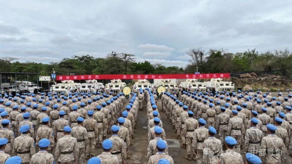 维和步兵营海蓝的父亲图片