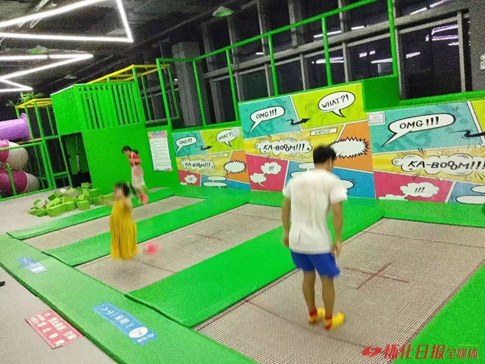 蹦床运动受青少年青睐