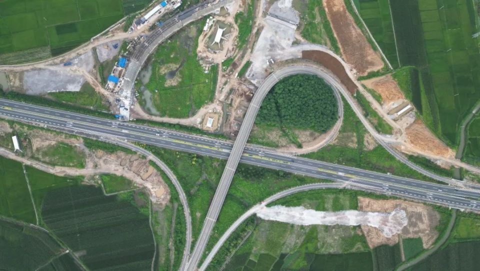 本桓高速:承载东北振兴希望之路-腾讯新闻