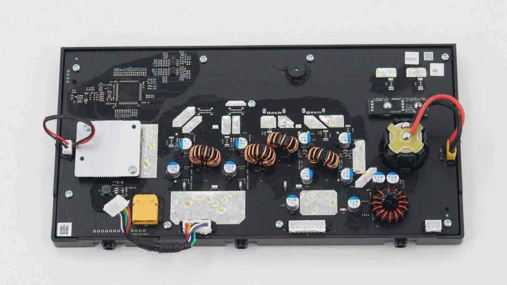 与比亚迪联合开发,拆解绿联售价4299元的星辰户外电源gs1200_腾讯新闻